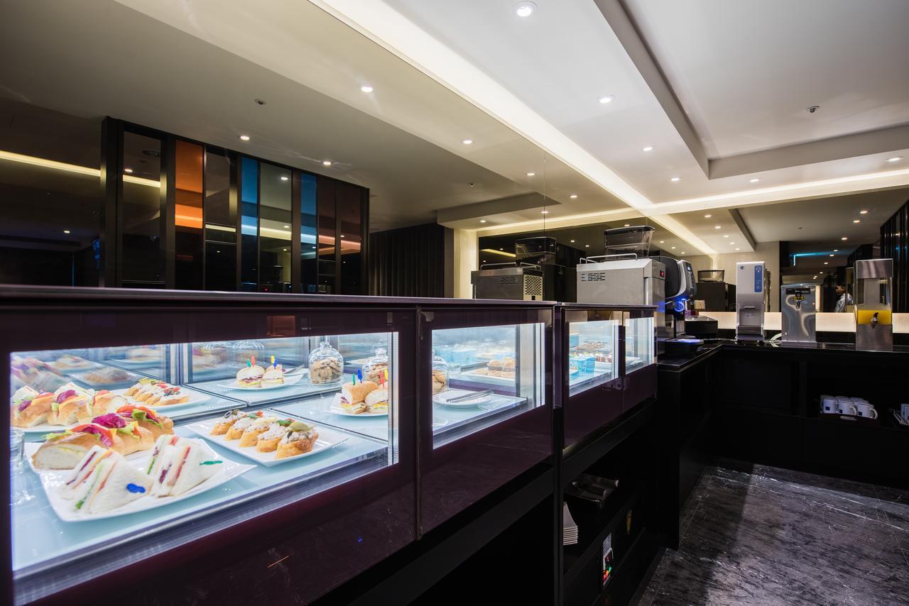 The Tango Taichung Hotel Exterior photo