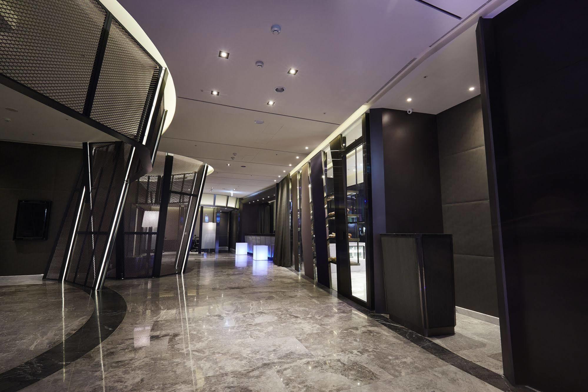 The Tango Taichung Hotel Exterior photo