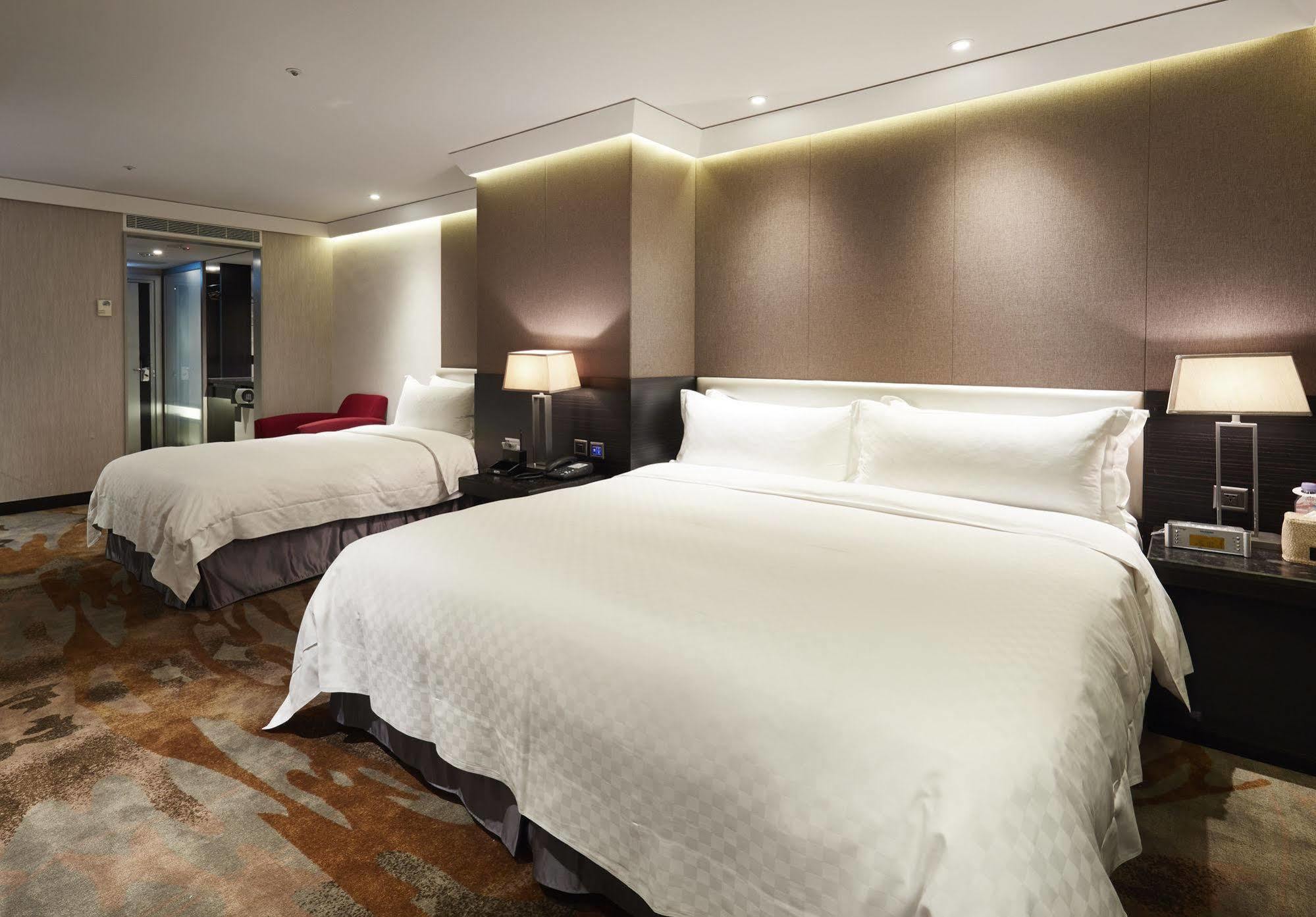 The Tango Taichung Hotel Exterior photo