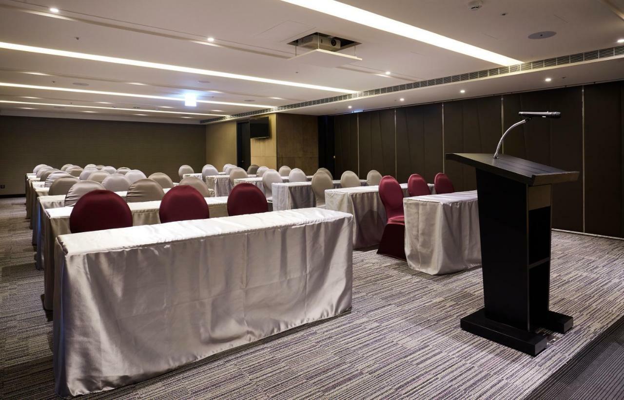 The Tango Taichung Hotel Exterior photo