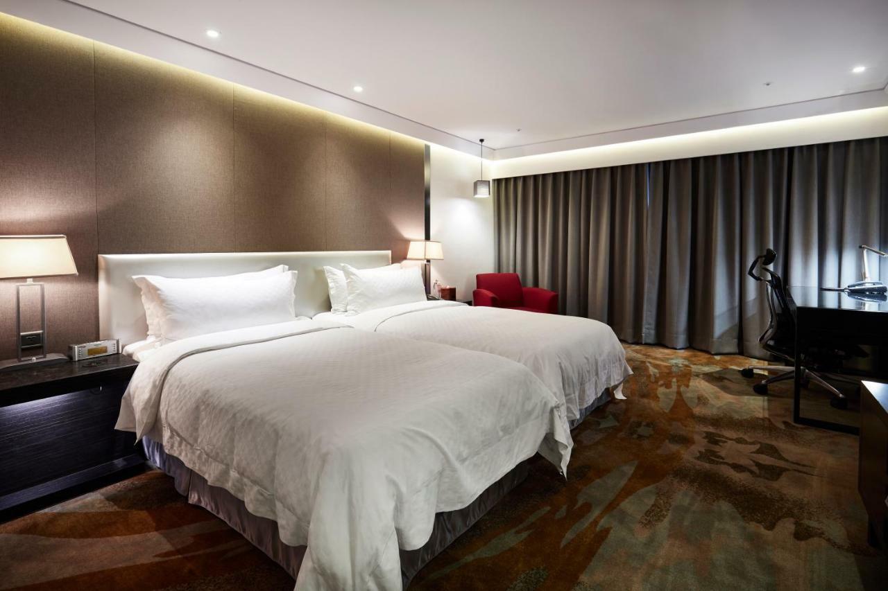 The Tango Taichung Hotel Exterior photo