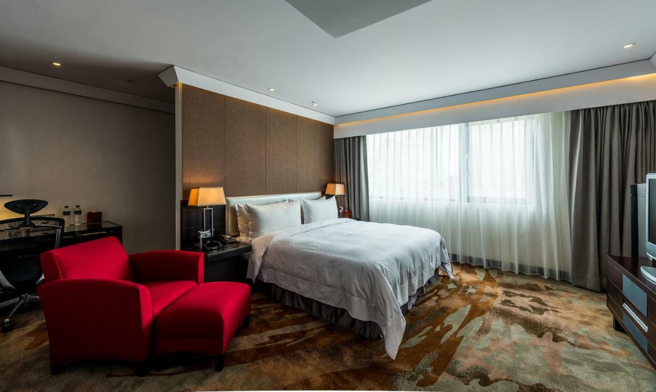 The Tango Taichung Hotel Exterior photo